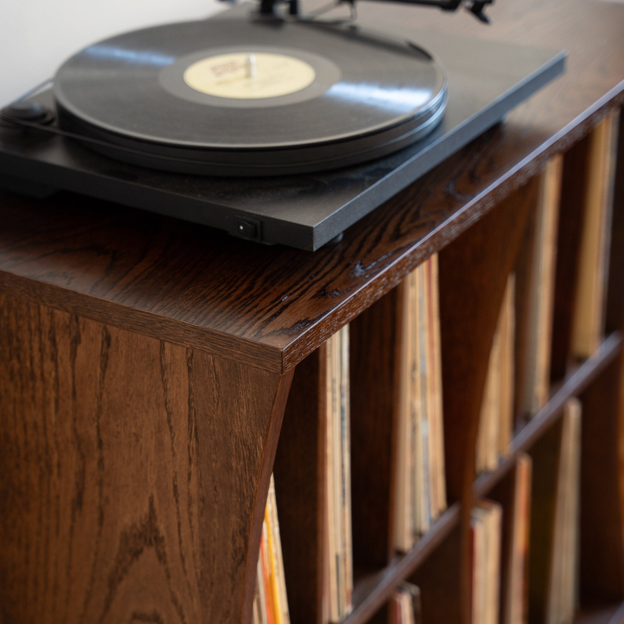 Komoda LORN VINYL - Pastform Furniture