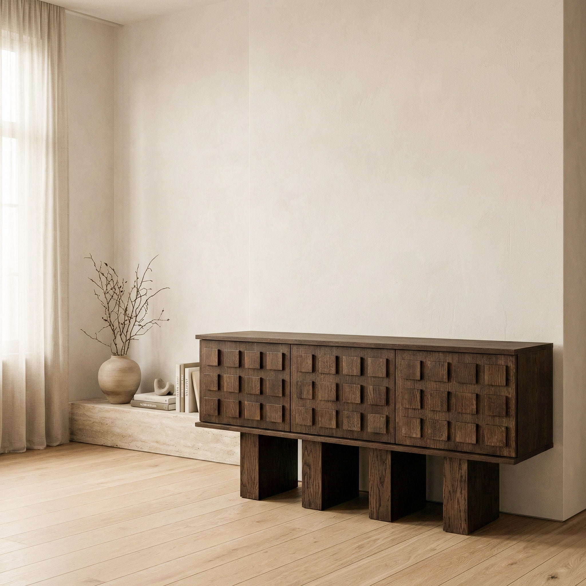 LEO Sideboard